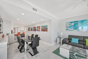 Appart'hôtel, plusieurs lits, accès piscine, vue océan ( flr10 - 3BR 3BA - (9)) | Intérieur