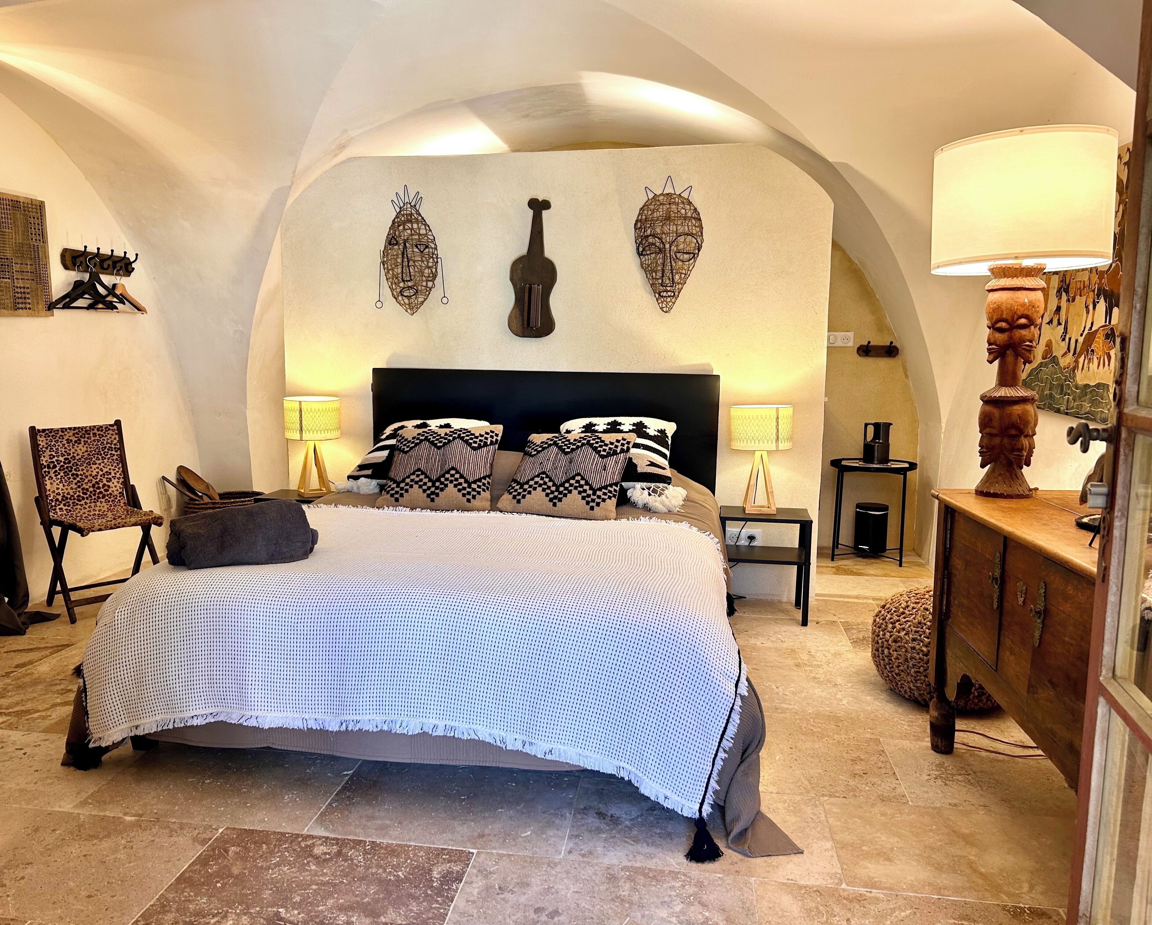 6 多间卧室、办公桌、熨斗/熨衣板、旅行婴儿床