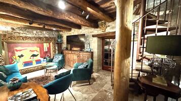 Smart TV, stereo, printers