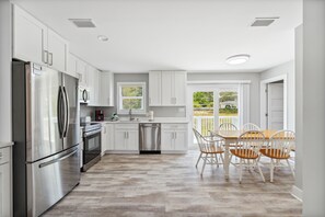House, 3 Bedrooms | Private kitchen | Full-size fridge, microwave, oven, stovetop