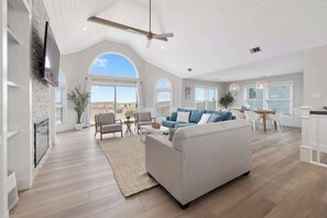 Télévision, cheminée