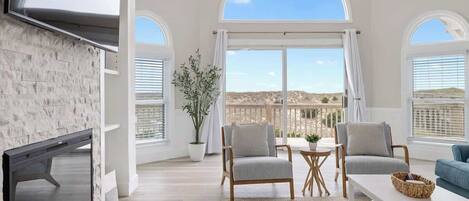 Télévision, cheminée