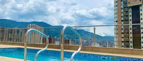 Piscine extérieure, piscine chauffée