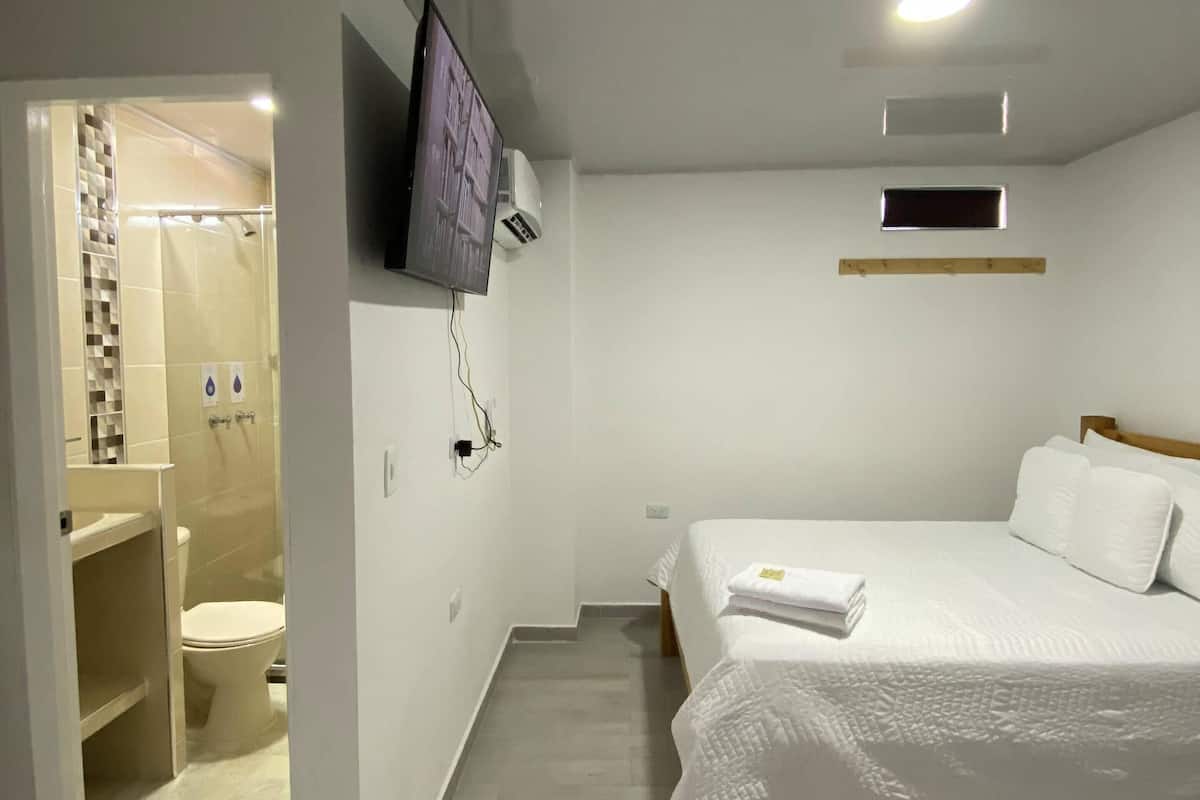 Economy Room | 1 bedroom, down duvets, free WiFi, bed sheets