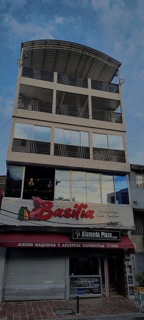 Front of property - Hotel Alameda Plaza (Cali)