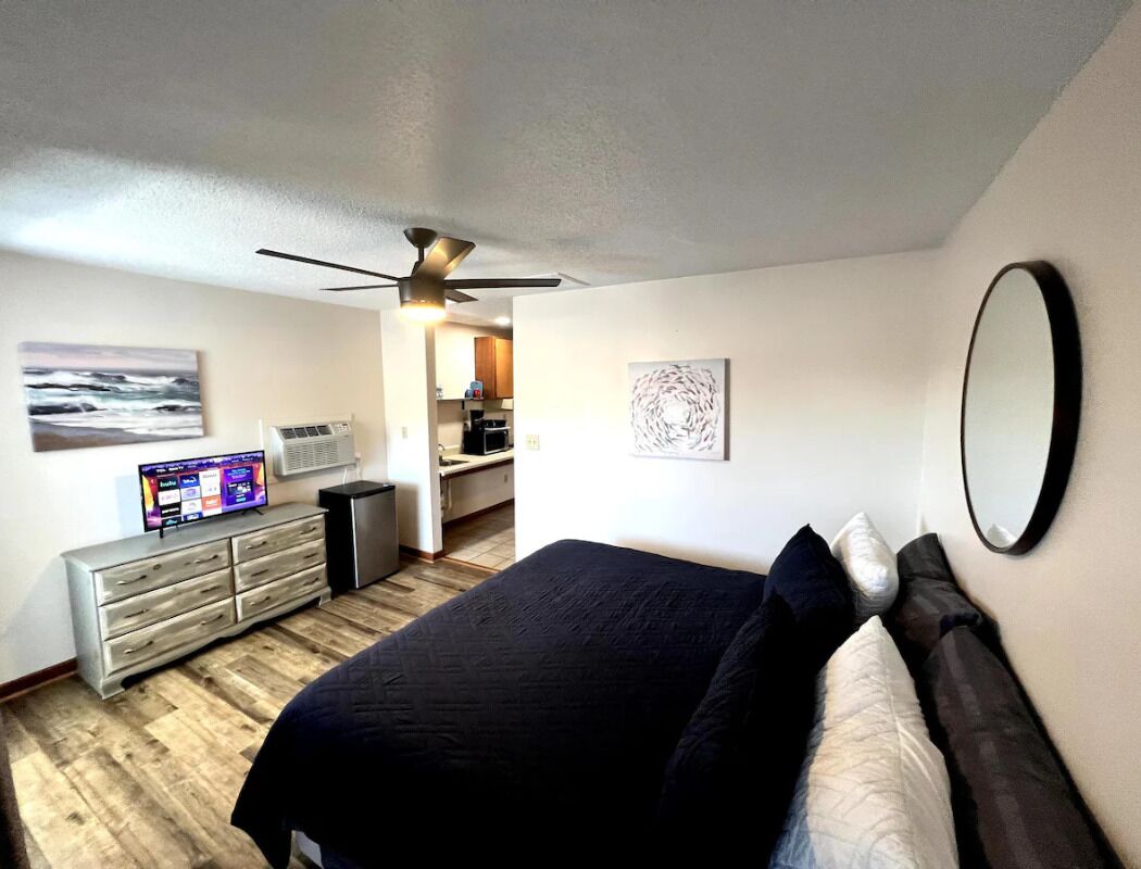 1 bedroom, iron/ironing board, WiFi, bed sheets