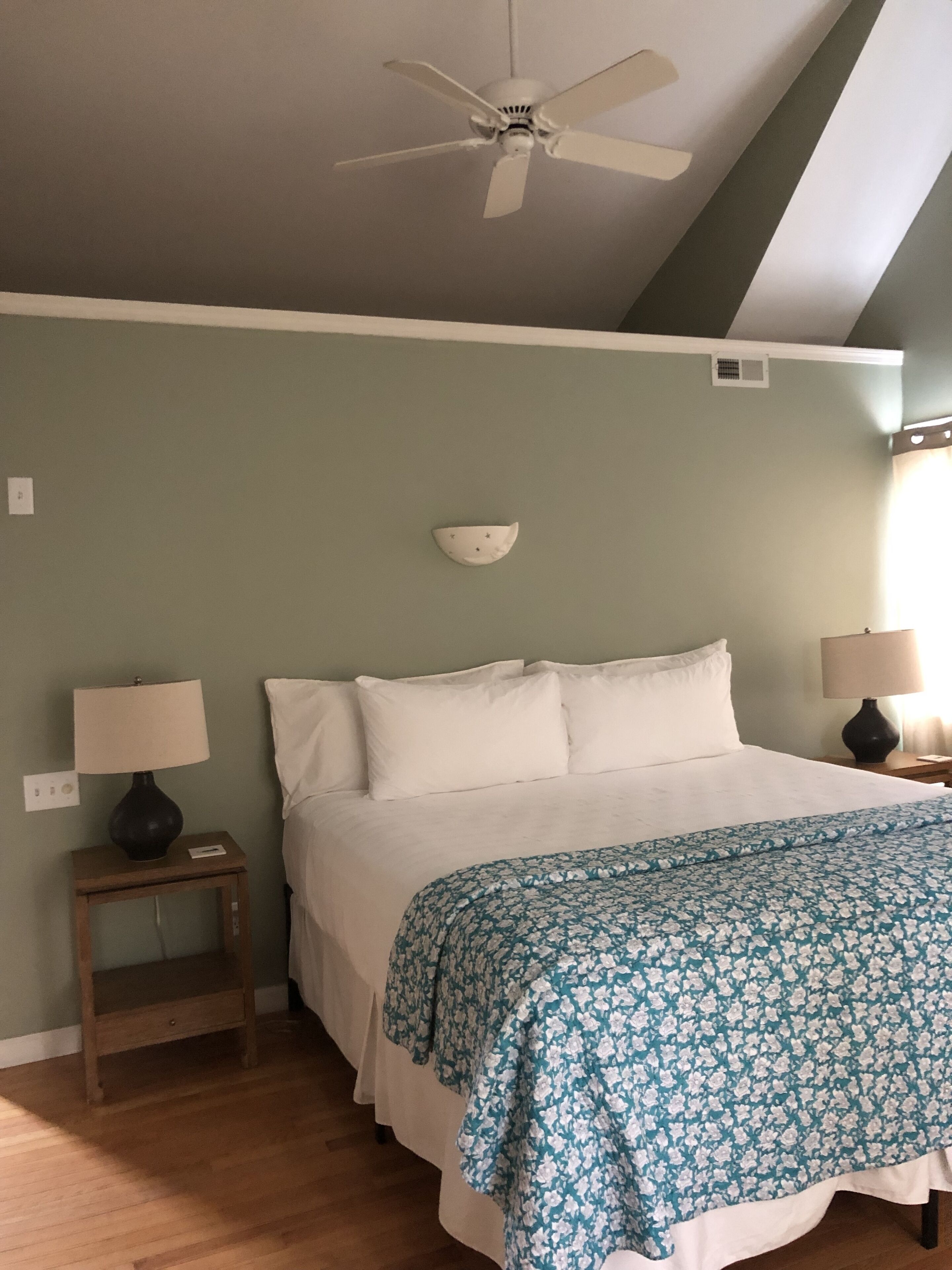 2 chambres, fer et planche à repasser, Wi-Fi gratuit, draps fournis