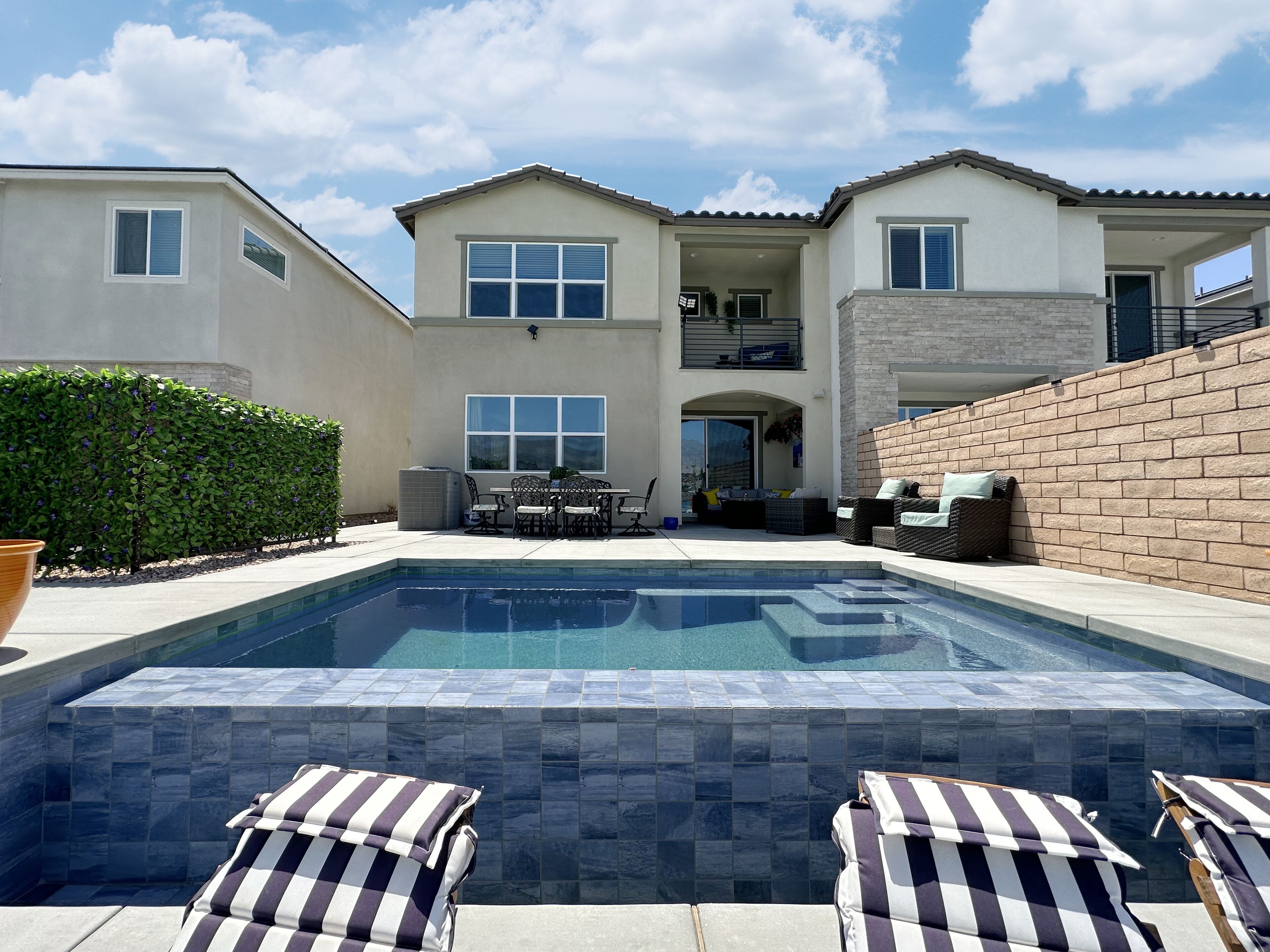 NEW! Villa Santorini! Luxury Lakefront Vacation
