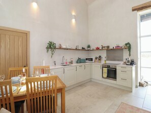 Máy rửa bát, dụng cụ nấu nướng/bát dĩa/dao nĩa 