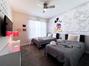 5 bedrooms, iron/ironing board, WiFi, bed sheets