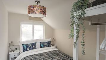 3 bedrooms, individually decorated, individually furnished, free WiFi