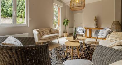 Chartreuse agréable et lumineuse avec terrasse