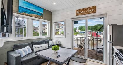 Shoreside Haven - Floating Cottage (TFC#2) - Resor