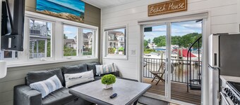 Shoreside Haven - Floating Cottage (TFC#2) - Resor