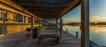 SA7 Family-Friendly Condo : Waterfront, Pool, 2 Blocks From Beach, & Fishing 