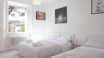 2 habitaciones, escritorio, tabla de planchar con plancha y wifi gratis