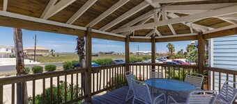 5 Min Walk to Beach, Gulf View, Pool, Pets Welcome, Family-Friendly Condo