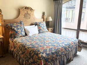 2 bedrooms, desk, iron/ironing board, free WiFi - Vail Village European Charmer-Walk to Gondola, Pool, Hot Tub! (Vail)