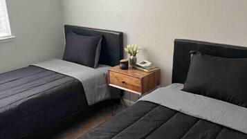 4 bedrooms, WiFi, bed sheets, wheelchair access