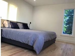 5 slaapkamers, een strijkplank/strijkijzer, gratis wifi, beddengoed