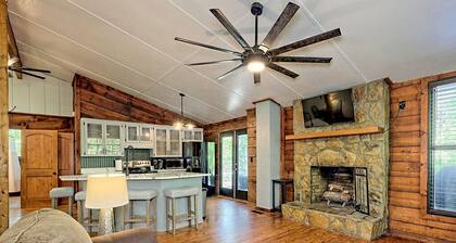 Mtn Charm on Lake Burton in 3-bedroom Apt.
Nightly rental or 12 month lease.