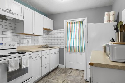 Red River Duplex - Unit 5 - 12 miles to the Gorge!