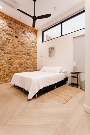 1 bedroom, down duvets, iron/ironing board, free WiFi