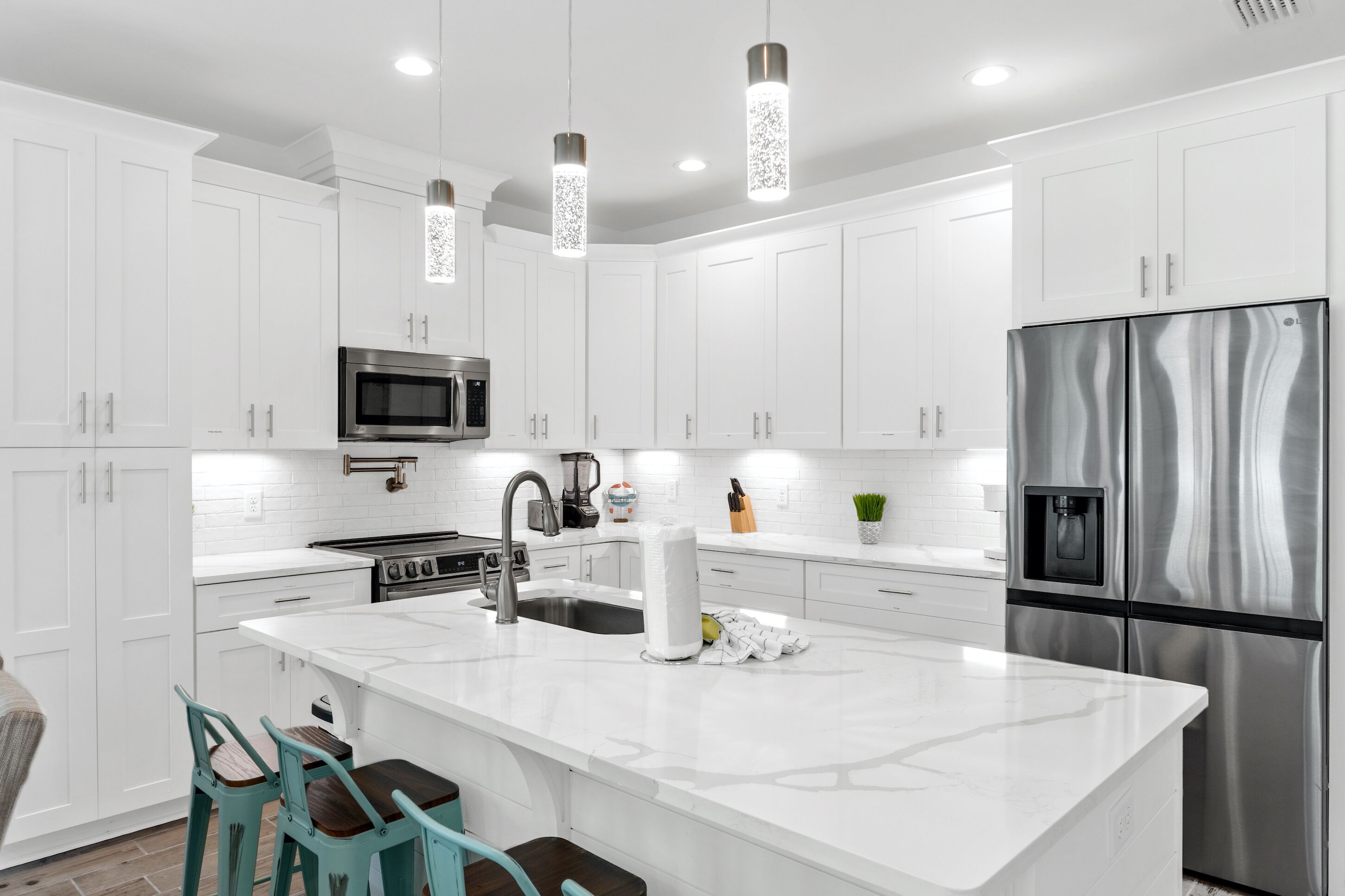 大型冰箱、微波爐、烤箱、爐台