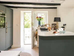 Cottage | Private kitchen | Fridge, dishwasher, electric kettle, toaster - Old Farm Cottage (Ambleside)