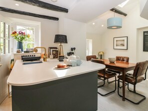 Cottage | Dining - Old Farm Cottage (Ambleside)