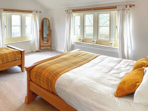 3 bedrooms, free WiFi, bed sheets