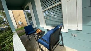 Terrace/patio - Erika’s Quiet Place Getaway near Woodlands (Conroe)