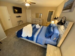 4 bedrooms, desk, WiFi - Erika’s Quiet Place Getaway near Woodlands (Conroe)