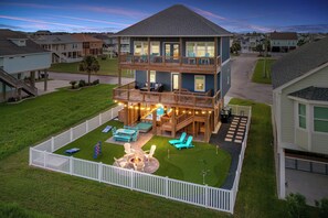Exterior - Heated Pool-Hot Tub & Golf: Newly Built Beach Home with Gulf Views (Galveston)