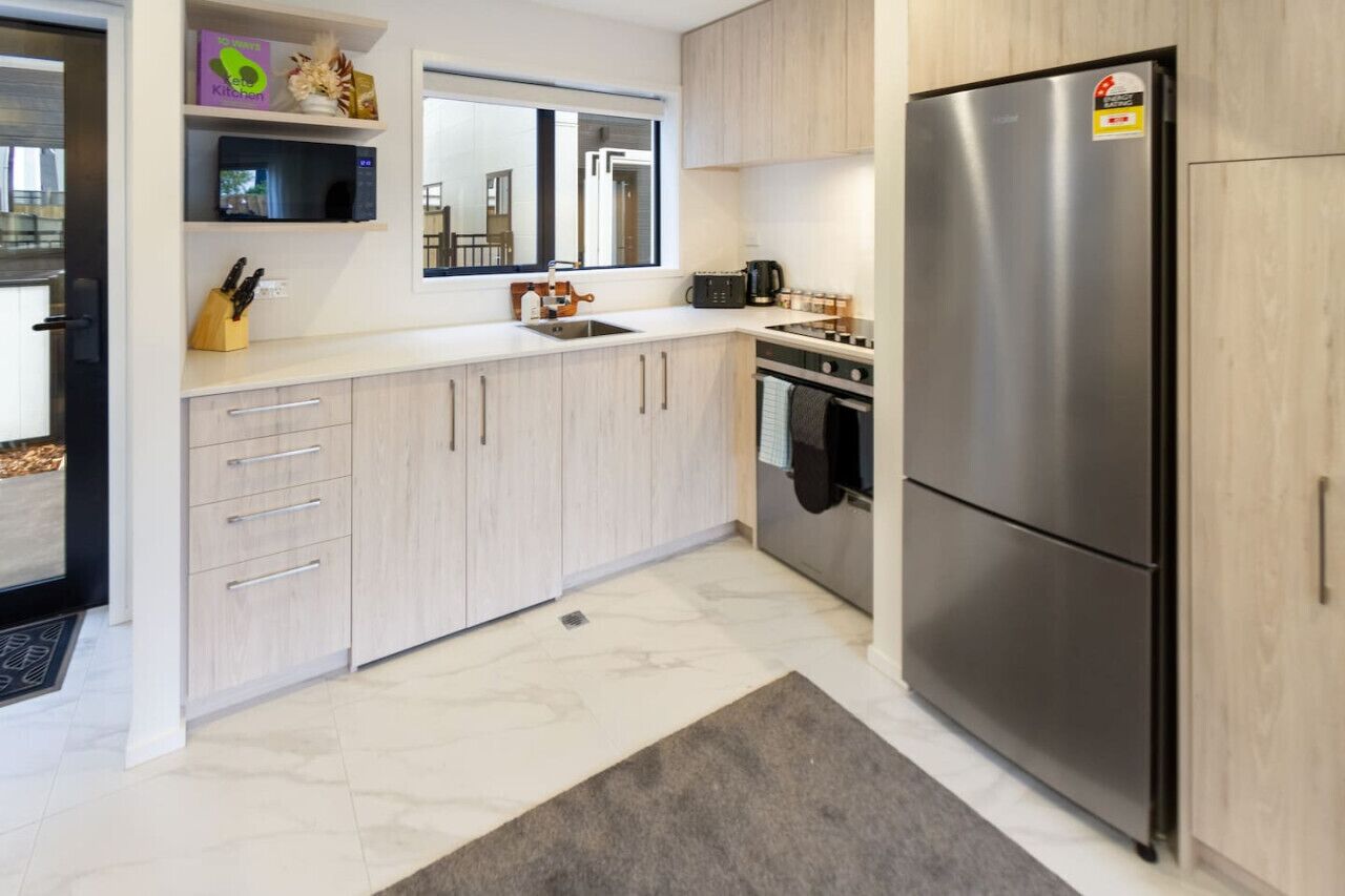 Refrigerador, microondas, horno, placa de cocina