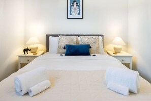 3 bedrooms, desk, iron/ironing board, free WiFi