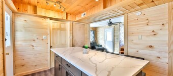 Hot tub Completely private Fenced yard with Pool and Hot tub near Hunter MT