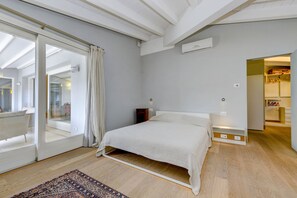2 habitaciones, tabla de planchar con plancha y wifi gratis