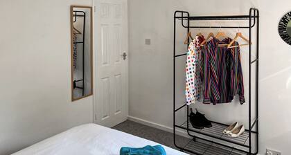3 bedroom accommodation in Blaydon Burn, near Newcastle upon Tyne