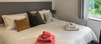 3 bedroom accommodation in Blaydon Burn, near Newcastle upon Tyne