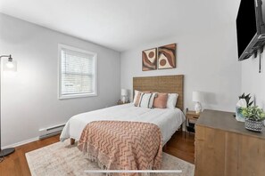 3 soverom, skrivebord, reiseseng for barn og wi-fi (inkludert)