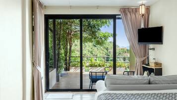 Habitación Deluxe, 1 cama King size, para no fumadores, vista al mar | 1 habitación, ropa de cama de alta calidad y minibar