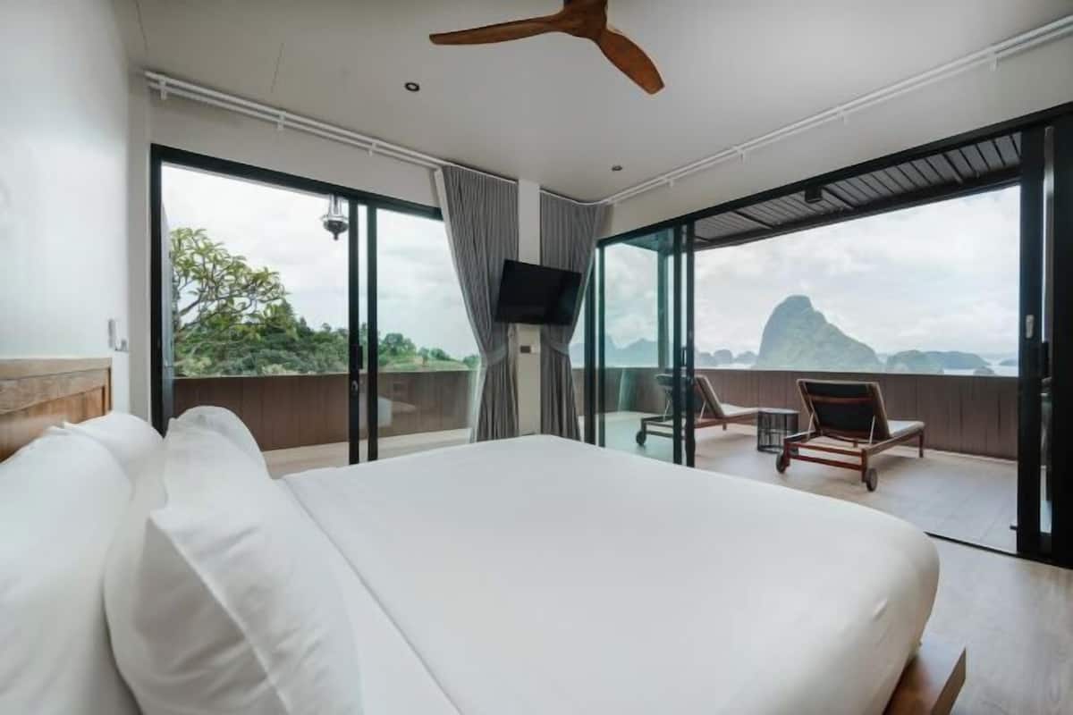 1 bedroom, premium bedding, minibar, in-room safe