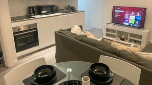 Luokittelematon kuva, 5 kautta 17, painike