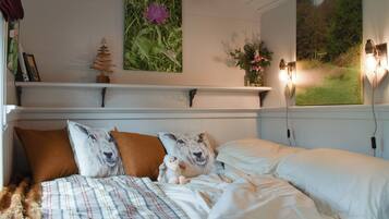 1 bedroom, free WiFi, bed sheets