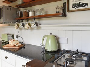 Cookware/dishes/utensils