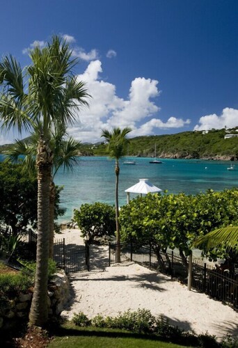 5BR On Secret Harbor Beach - sleeps 14!