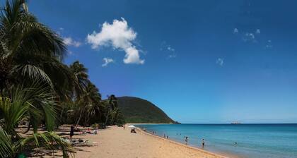 Villa Dexception en Guadeloupe, Avec Piscine Privée et vue mer 180° Saisissante