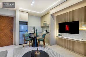 Estúdio superior | Cofres nos quartos, cortinas blackout, quartos à prova de som