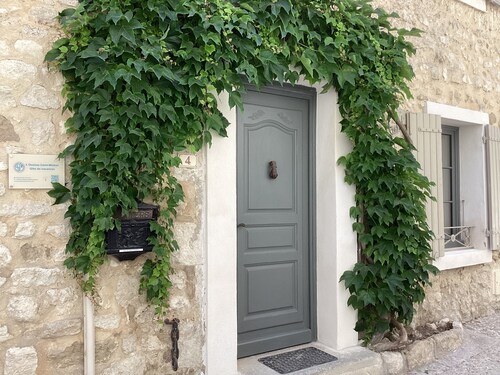 Maison de Village en Pierres, à 5minutes de L'isle sur la Sorgue